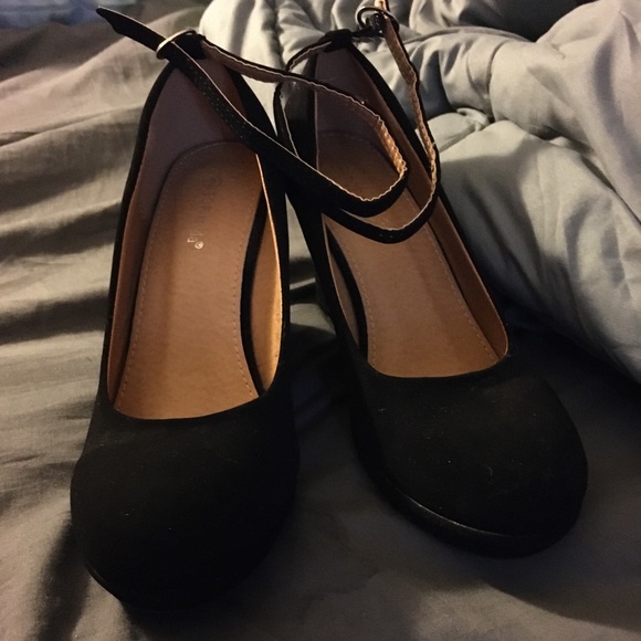 Top Moda Black Velvet Wedges - Picture 5 of 5